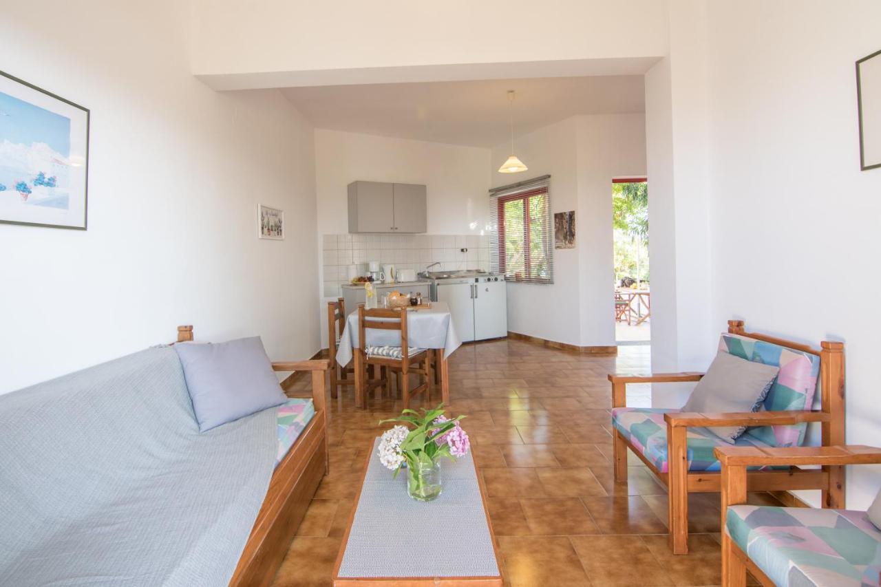 Christiana Apartments Gerani  Ngoại thất bức ảnh