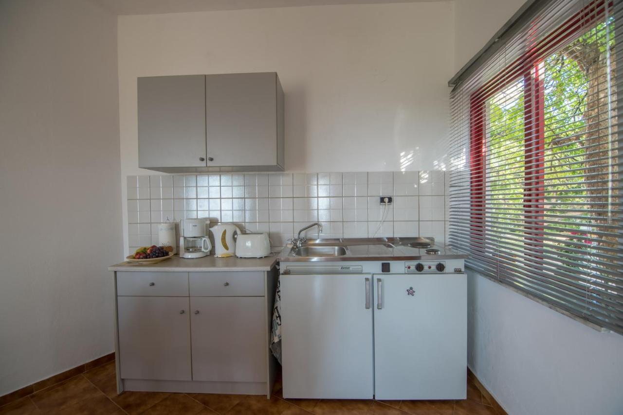 Christiana Apartments Gerani  Ngoại thất bức ảnh